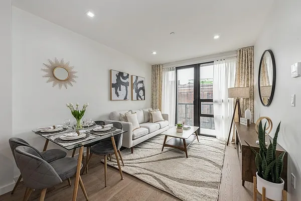 Sold by E Realty International Corp | media 8