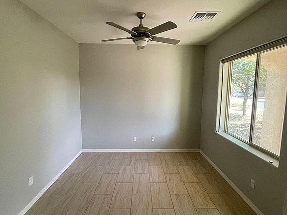 4th image of 1128 E Blue Spruce Ln