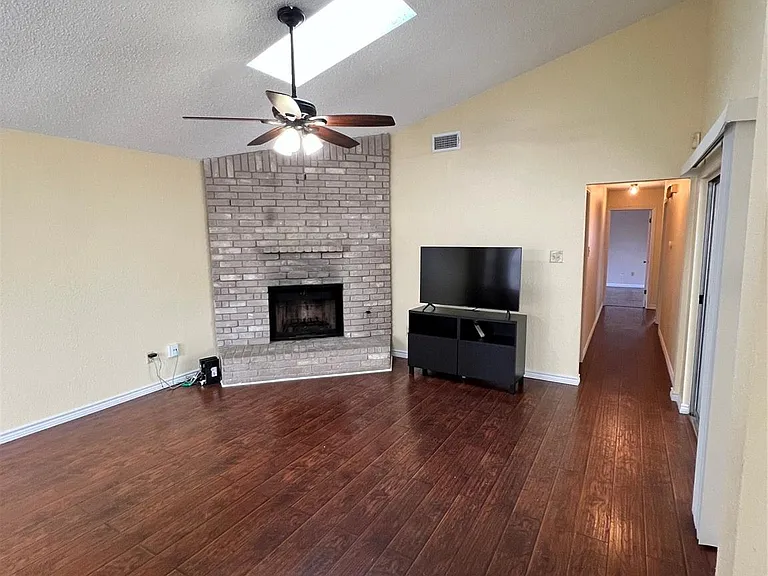 16202 Edgerly Ct — Photo 4