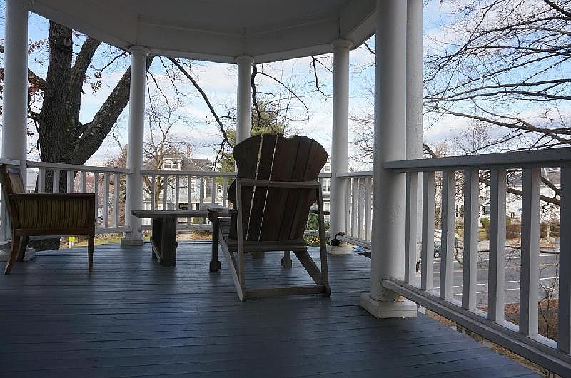 2nd image of 592 Cambridge St #33BBB
