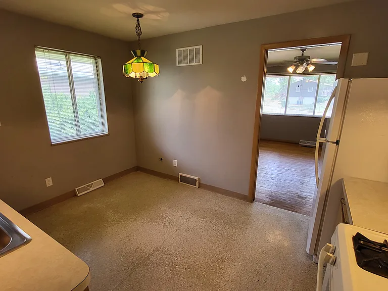 4365 Glenmawr Ave — Photo 13