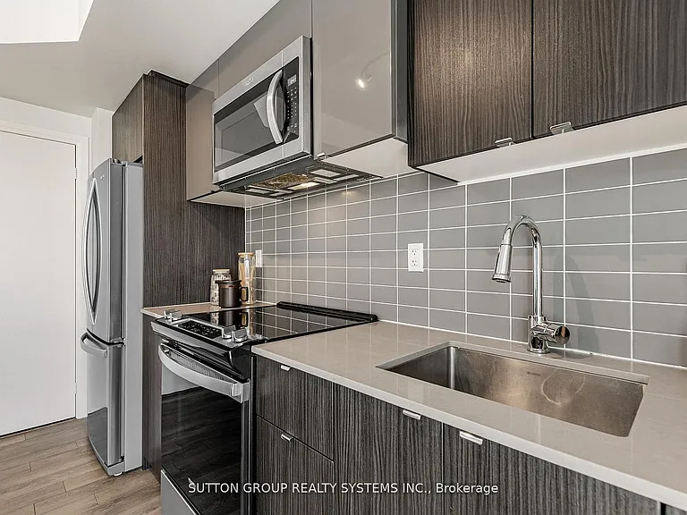 1461 Lawrence Ave SW #611 — Photo 10
