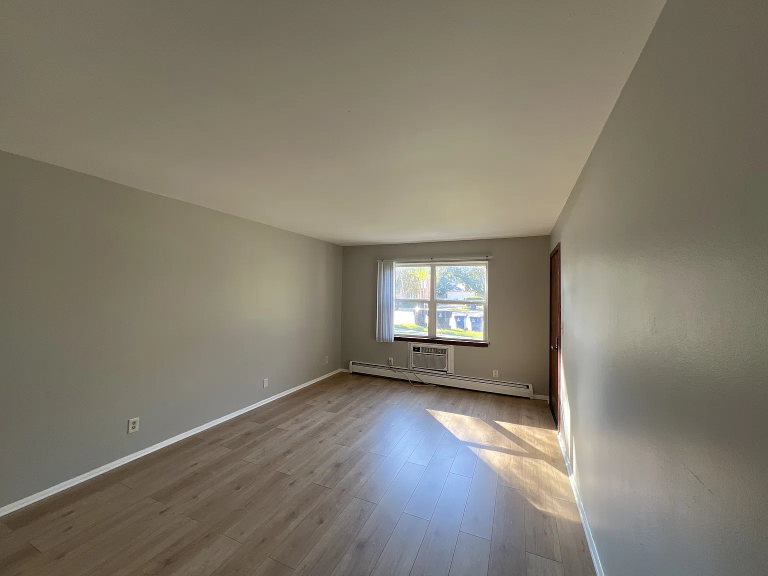 3313 Daisy Lane - 2 — Photo 2