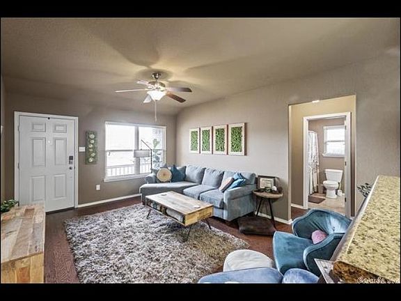 4th image of 1318 Matehuala Blvd