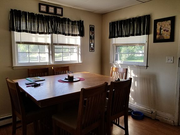 4th image of 2022 Clove Ave