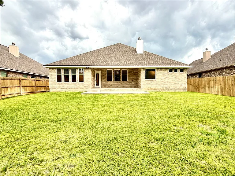 1216 Bridgewater Dr — Photo 20