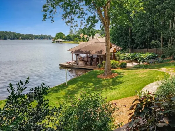 2246 Emerald Dr, Jonesboro, GA 30236