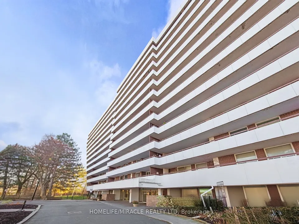 1 Royal Orchard Blvd #906