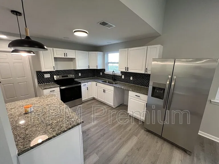 8803 Orleans Dr — Photo 9