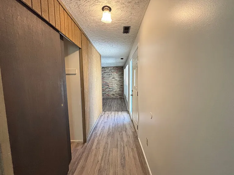 1165 Edgewood Dr — Photo 38
