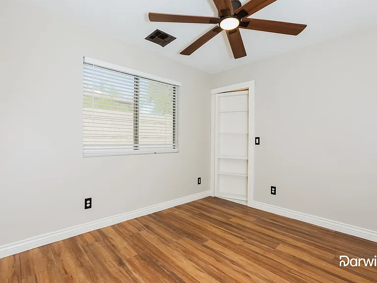 23696 N Oasis Blvd — Photo 12