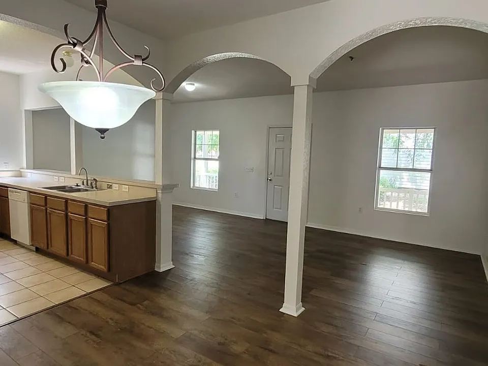 1004 Park Central Cir