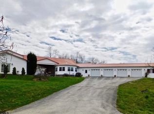 279 Apple Meadow Ln, Morgantown, WV 26508