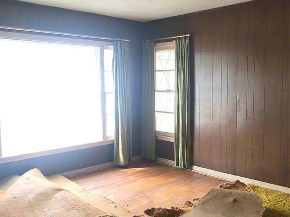 4th image of 2302 Southside Dr