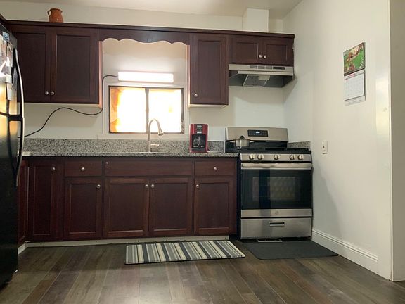 2nd image of 420 N San Pablo Ave