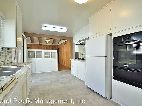 5th image of 2519 Grant Ave