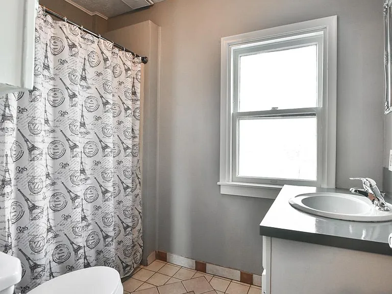 3122 Cass St — Photo 10
