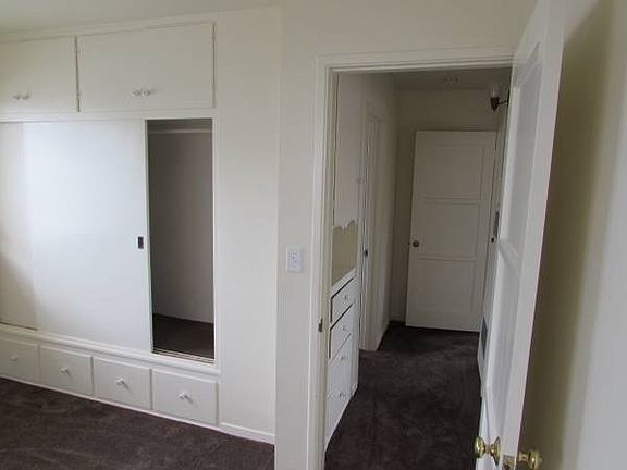 4th image of 516 1/2 Larkspur Ave