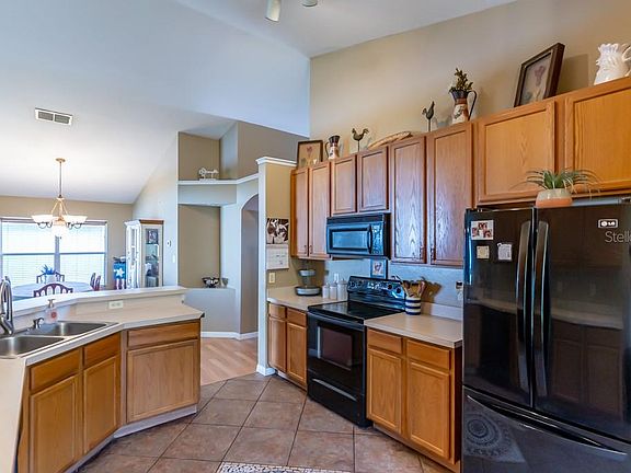 4th image of 2746 Regency Oak Ln