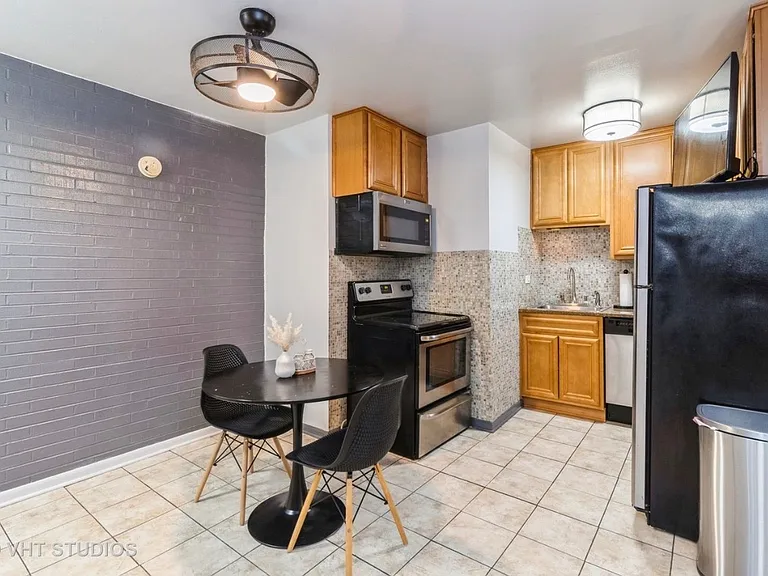 7428 Washington St — Photo 3