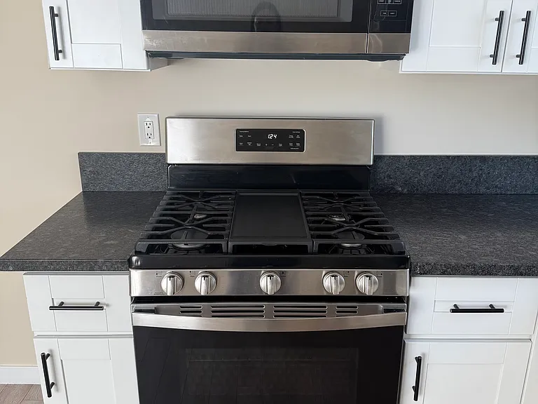 809 Merlin Dr — Photo 13