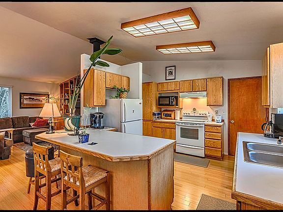 Lots of Kitchen Space