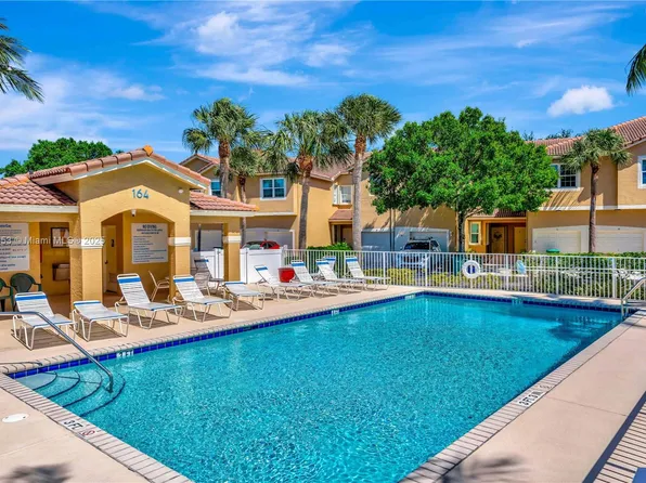 154 Village Blvd APT J, Tequesta, FL 33469