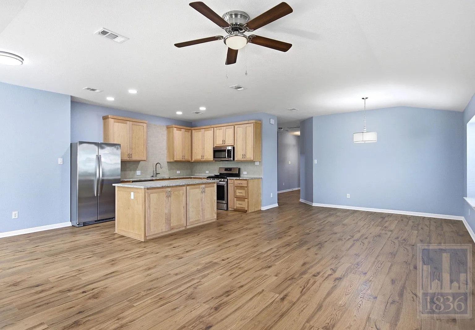 4 bed, 2.0 bath, 1658 sqft, $2,100 — Photo 4