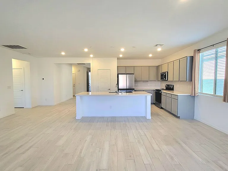 5991 E Trevano Ave — Photo 21