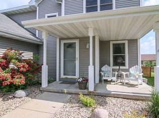 7318 Secret Bluff Dr, Madison, WI 53719