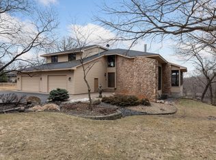 1520 Wild Ridge Ct N, Newport, MN 55055