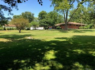 8327 Crestway Rd, Clayton, OH 45315