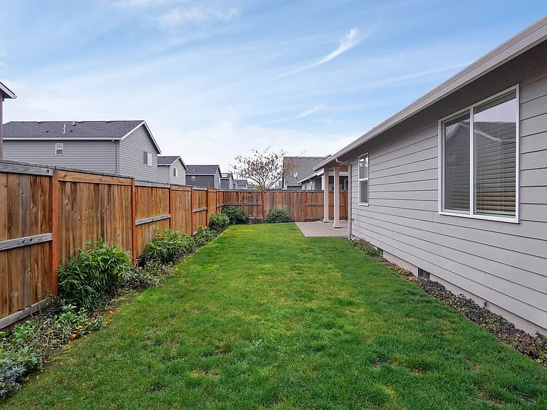 5150 Constellation Ave NE — Photo 40