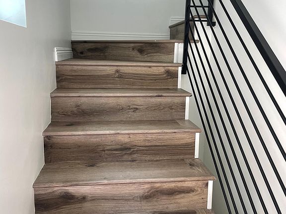 4th image of 14241 Gilmore St #2