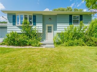 38 Fairview Dr, Brockport, NY 14420