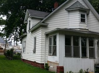 2020 E North St, Decatur, IL 62521