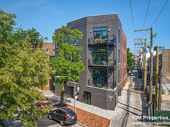 3rd image of 1062 W Cornelia Ave #1