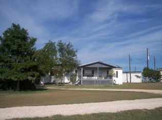 111 Roots Rd, Martindale, TX 78655