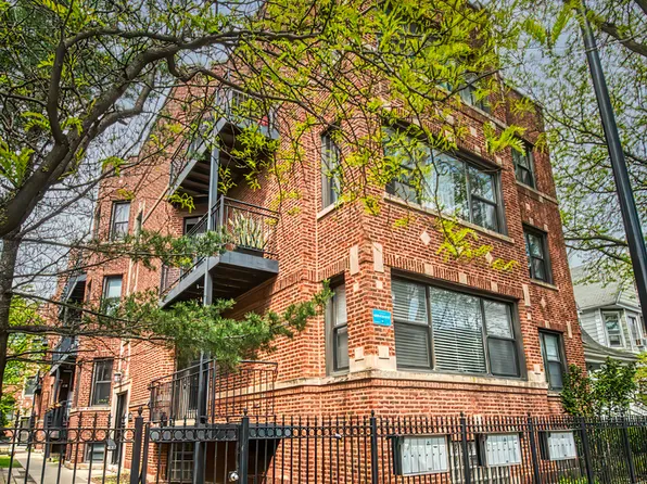 (undisclosed Address), Chicago, IL 60640
