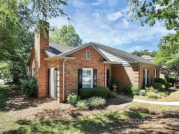 2nd image of 4222 Blacktree Ln