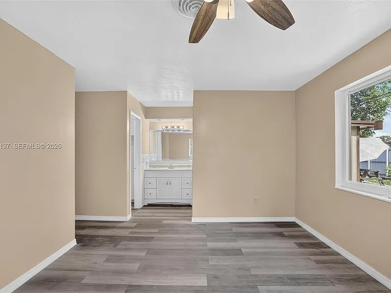 4351 NW 25th St — Photo 17