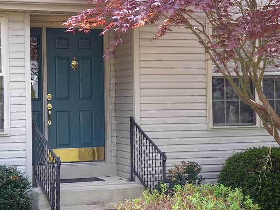 3rd image of 125 Markham Ln