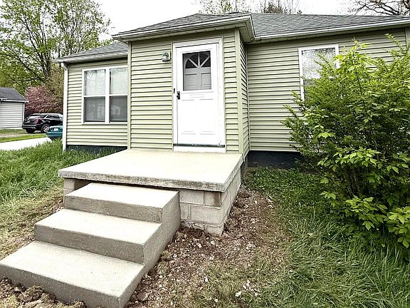 2nd image of 1420 Mintola Ave