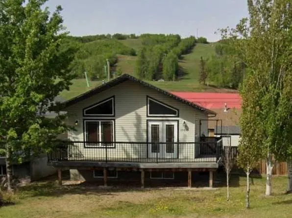10410 E 90th St, Peace River, AB T8S 1Z4
