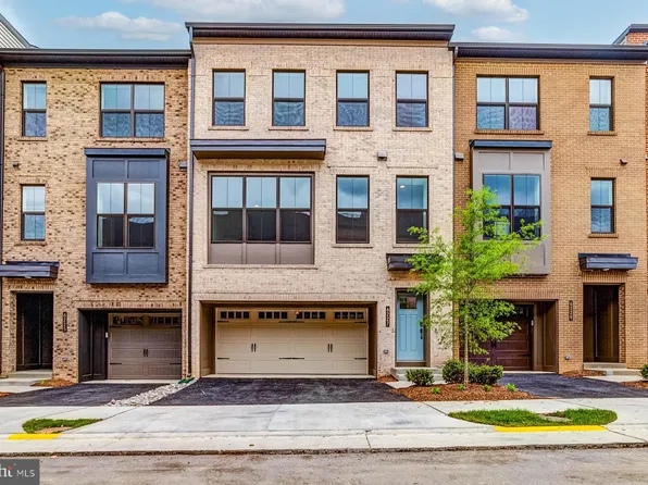 6227 Almerico Pl, Alexandria, VA 22312