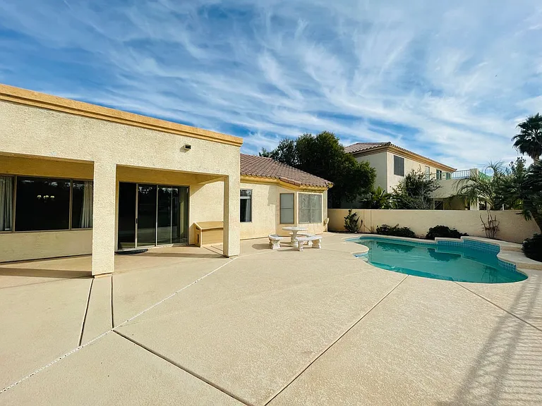 231 Cliff Valley Dr — Photo 7