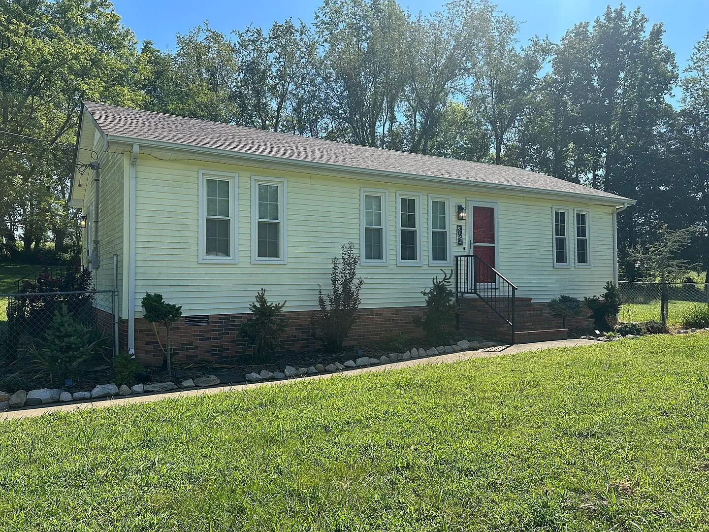 For Lease- 3 Bed 1 Bath Single Family Home In Lebanon! — Photo 3