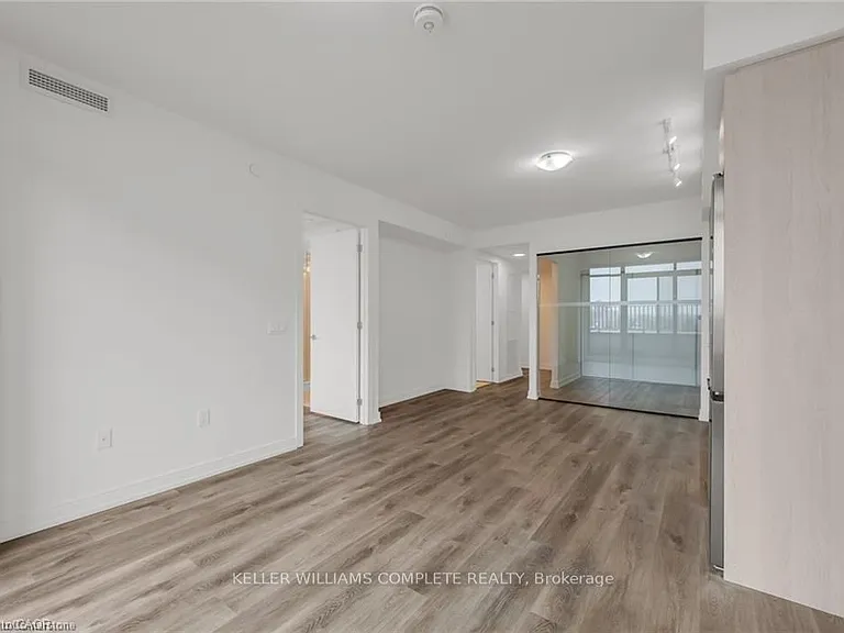 1 Jarvis St #526 — Photo 6