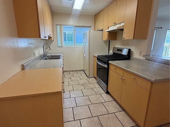 2nd image of 331 Cameron Pl APT 7