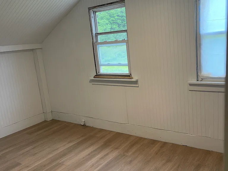 Upstairs right bedroom , small closet
additional closet to be added
